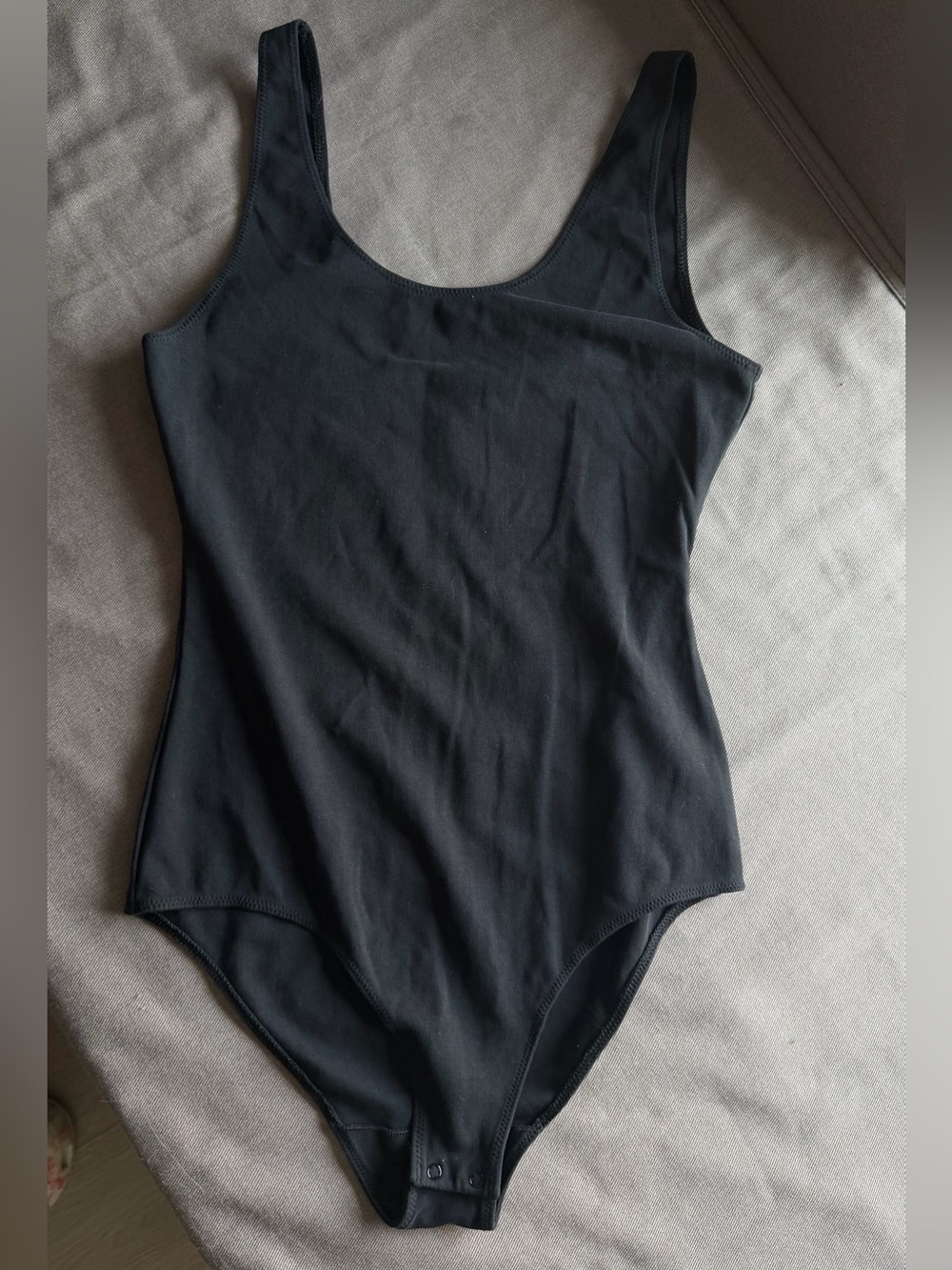 Wilfred Aritzia Black Scoop Neck Bodysuit